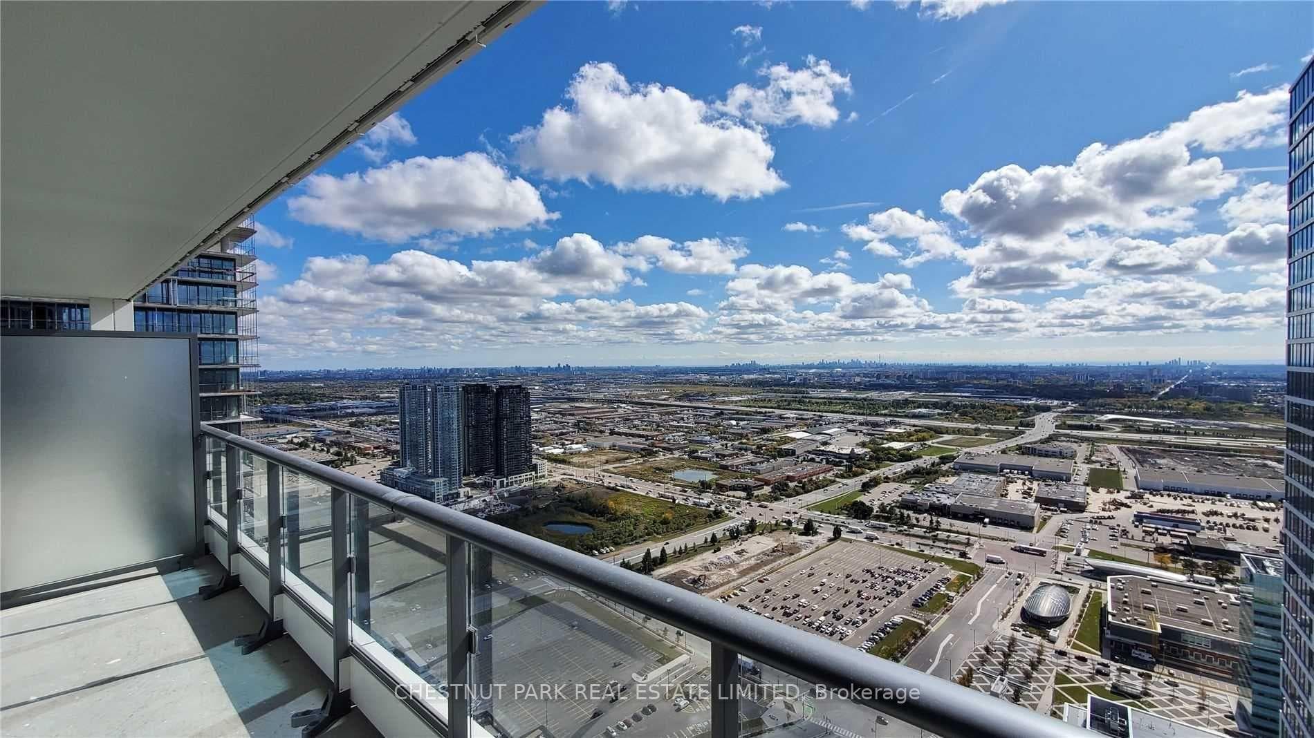 Open views - CN Tower and Downtown
