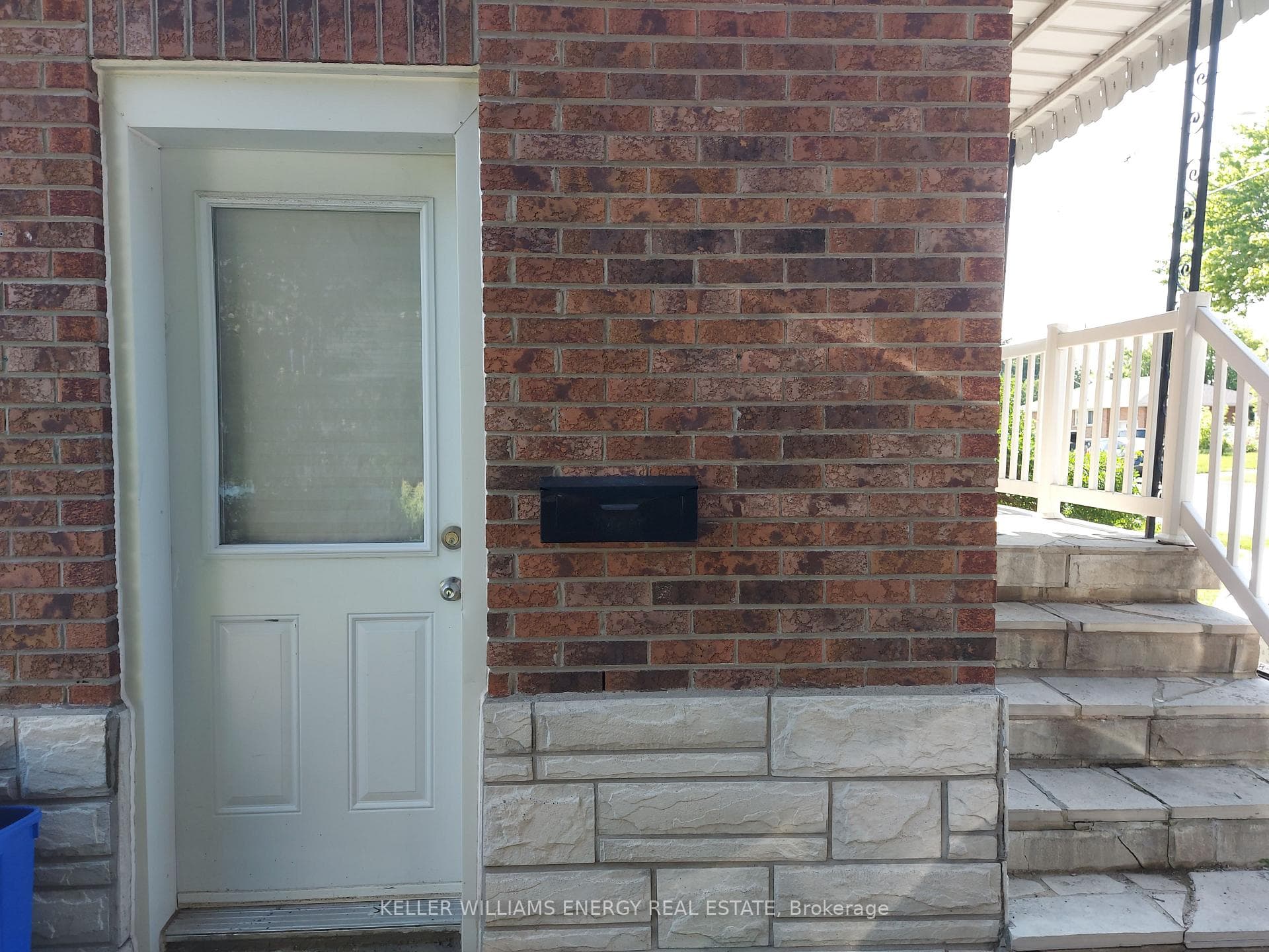 509 Adelaide Avenue Unit Bsmt photo 2