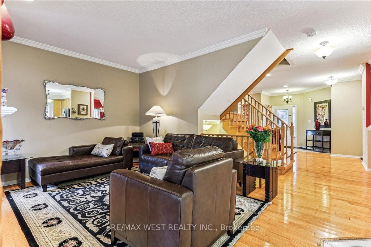 146 Whitby Shores Greenway N/A photo 5