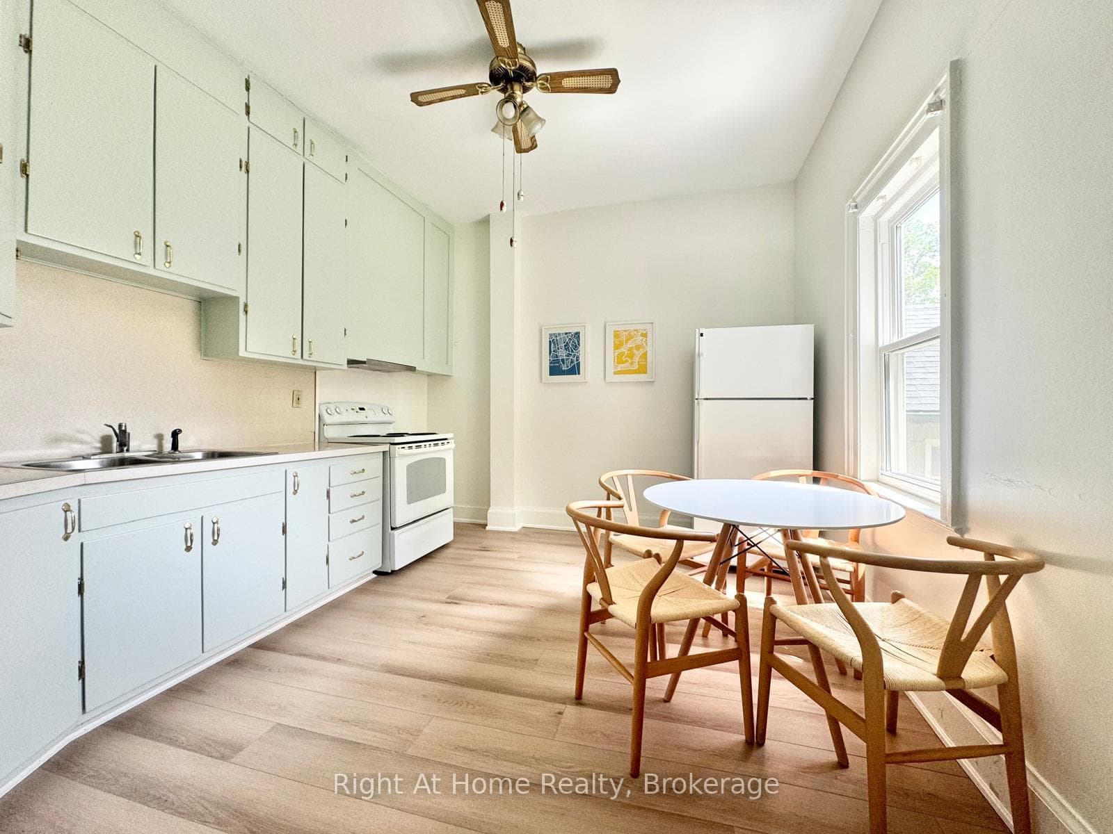 216 Hatt Street photo 4