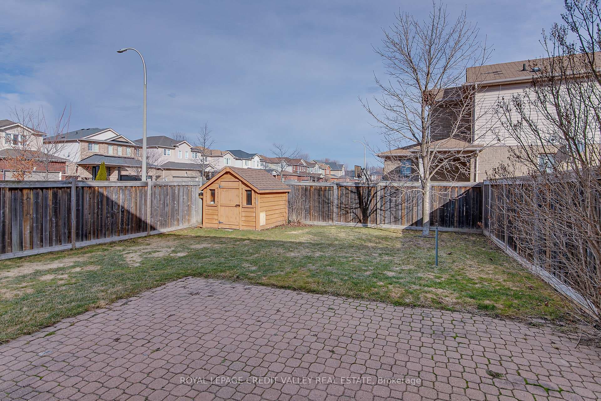 44 Falkner Road photo 25