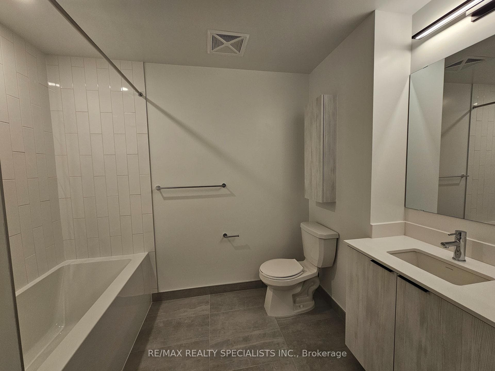 2485 Eglinton Avenue Unit 712 photo 9