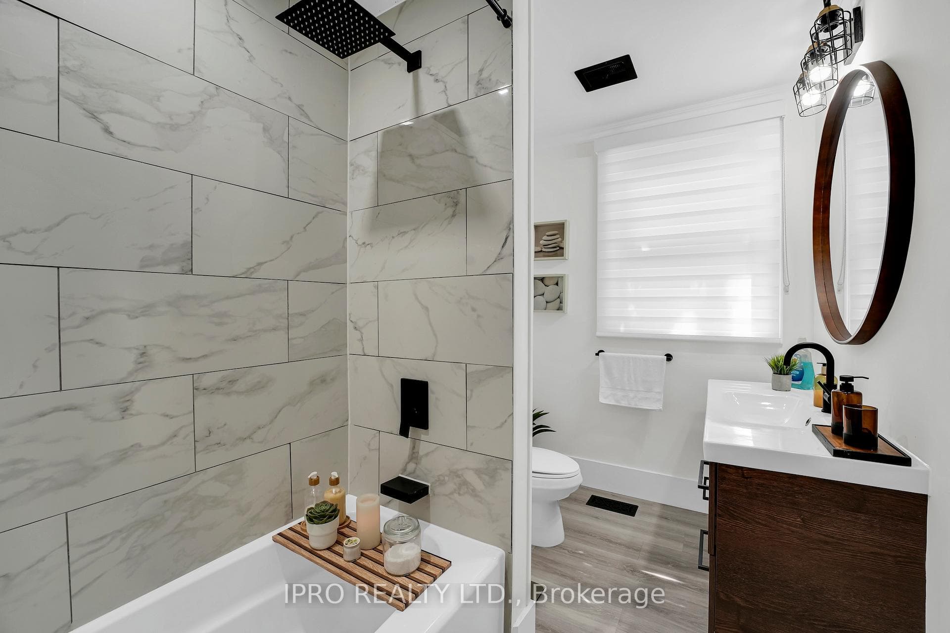 49 Poplar Crescent photo 17