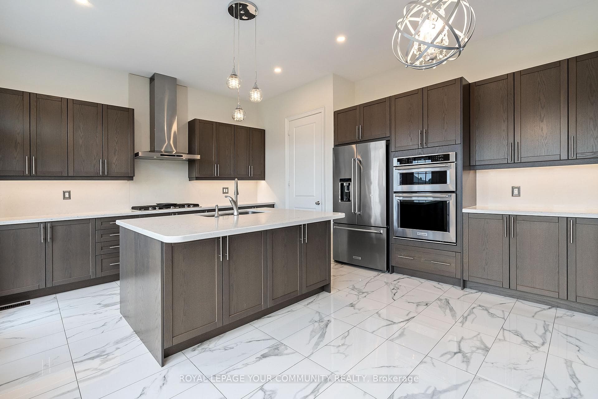 23 Pelee Avenue photo 16