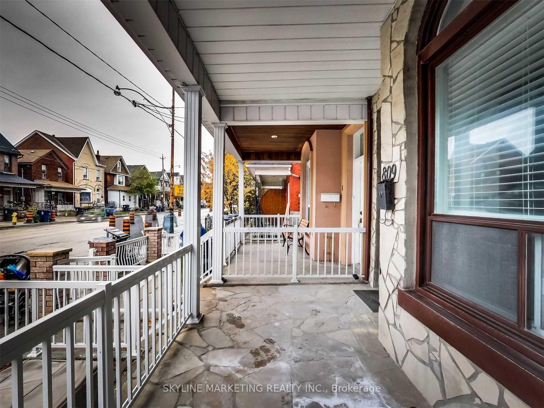 809 Dovercourt Road Unit Upper photo 4