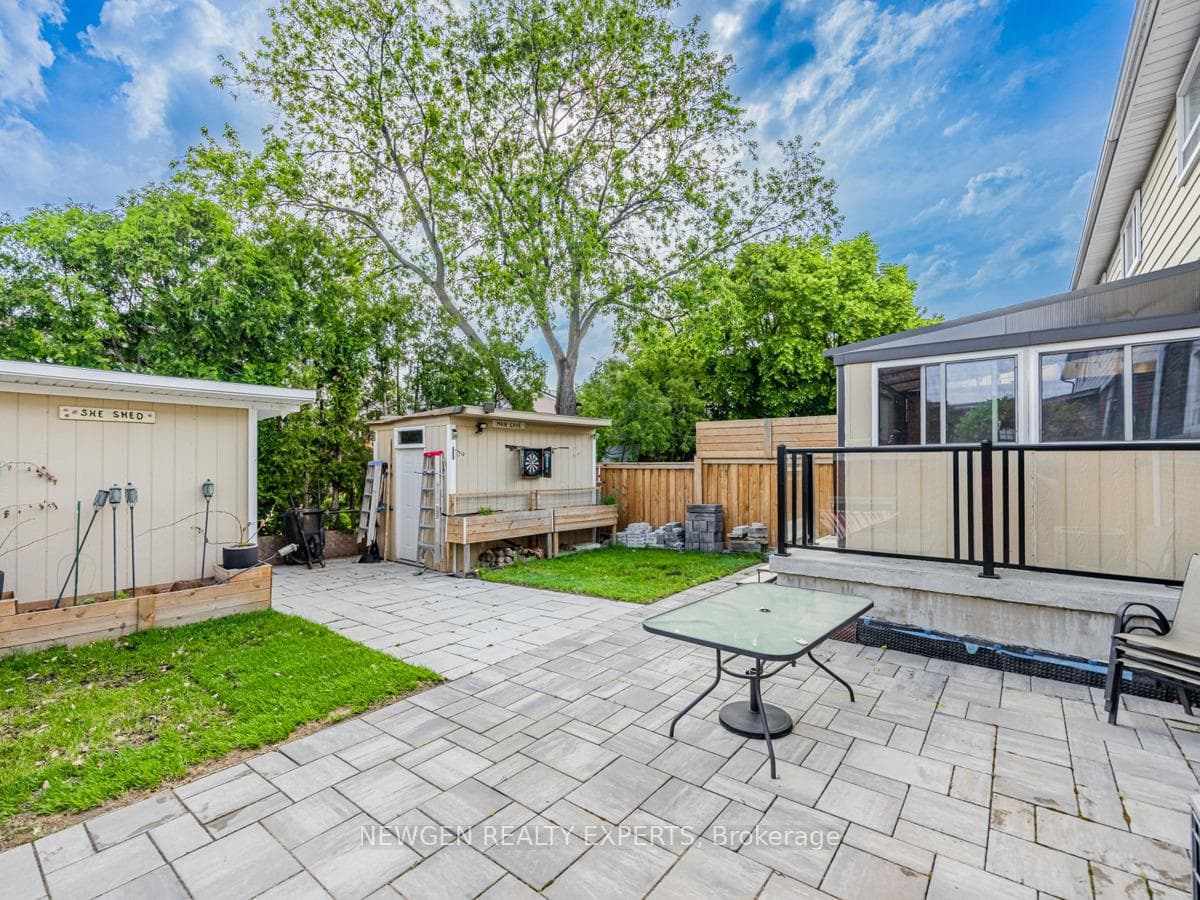 2435 Callum Avenue photo 30