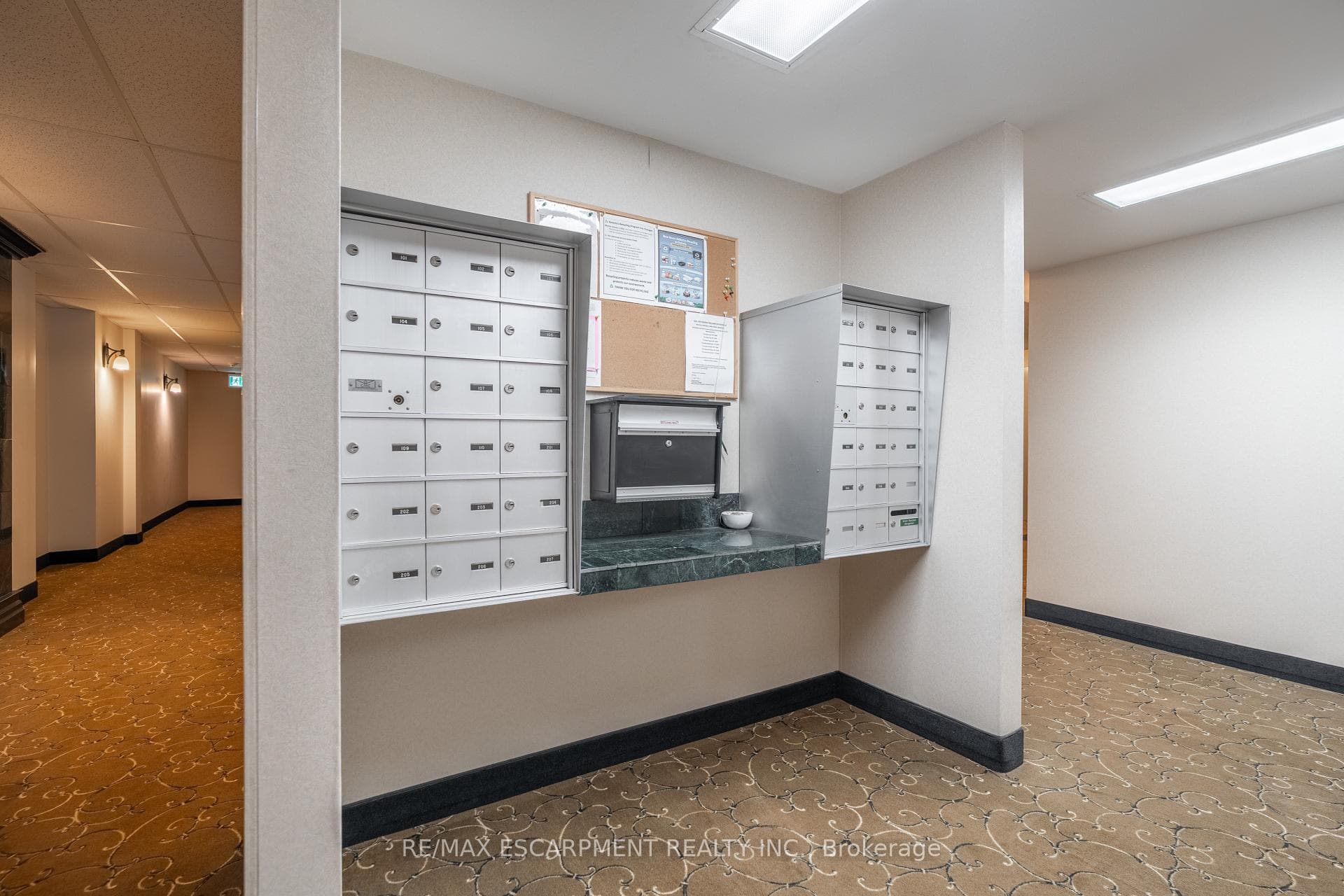 970 Golf Links Road Unit 306 photo 3