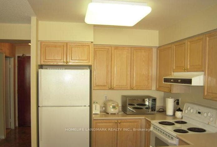 750 Bay Street Unit 901 photo 3