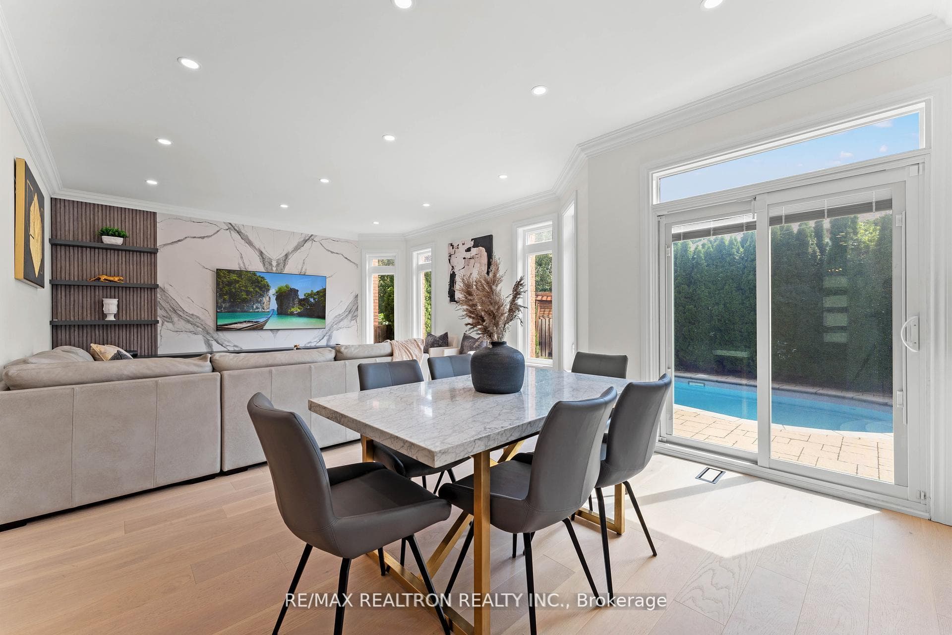43 Basie Gate photo 16
