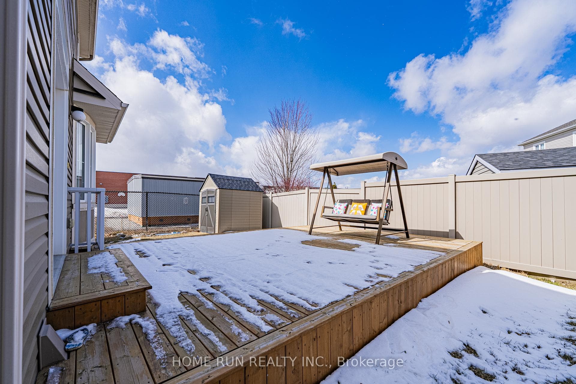 572 Dundonald Drive photo 46