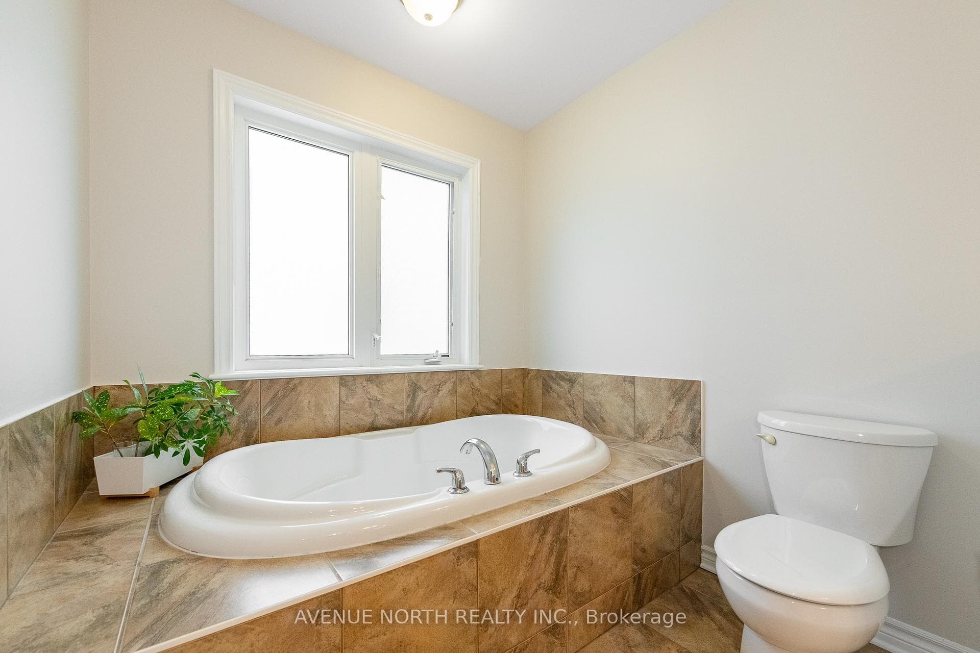Standalone Soaker Tub