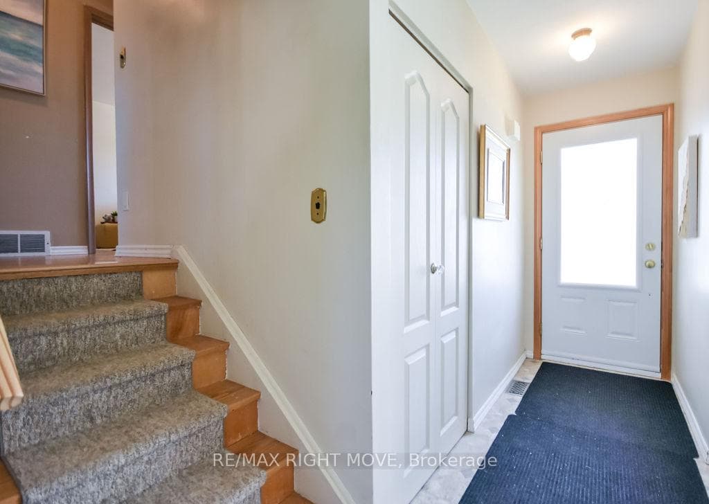 323 Collins Drive photo 15