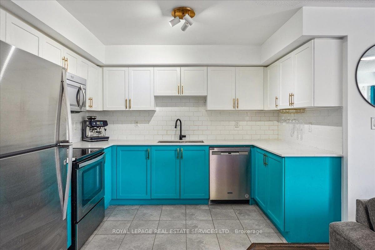 2480 Post Road Unit 38 photo 12