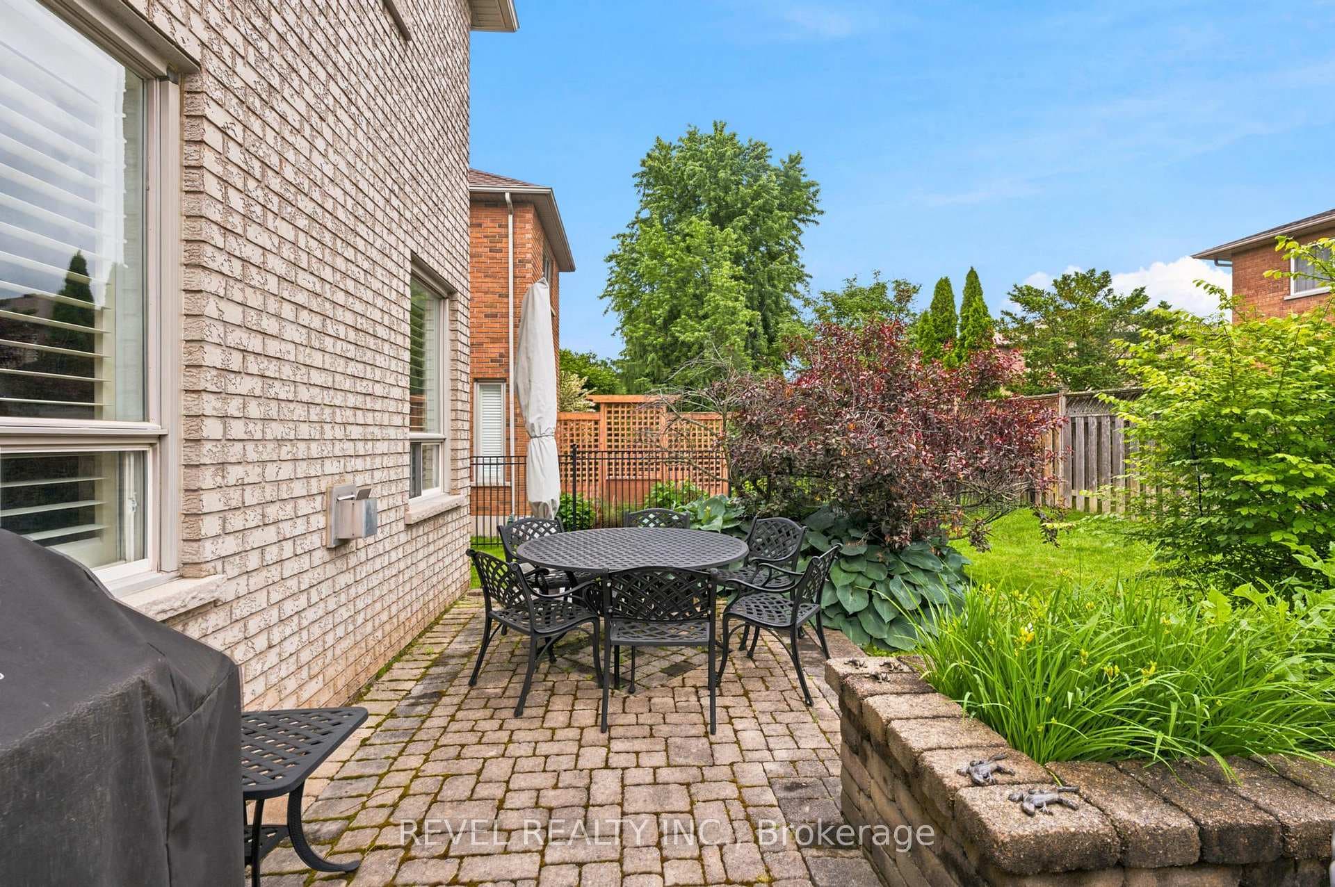 207 Valridge Drive photo 38