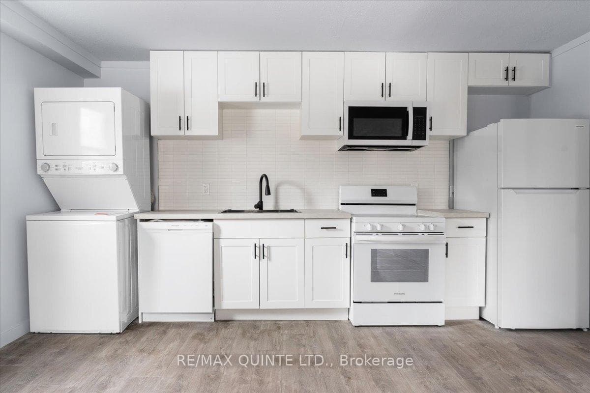 126 Henry Street photo 6