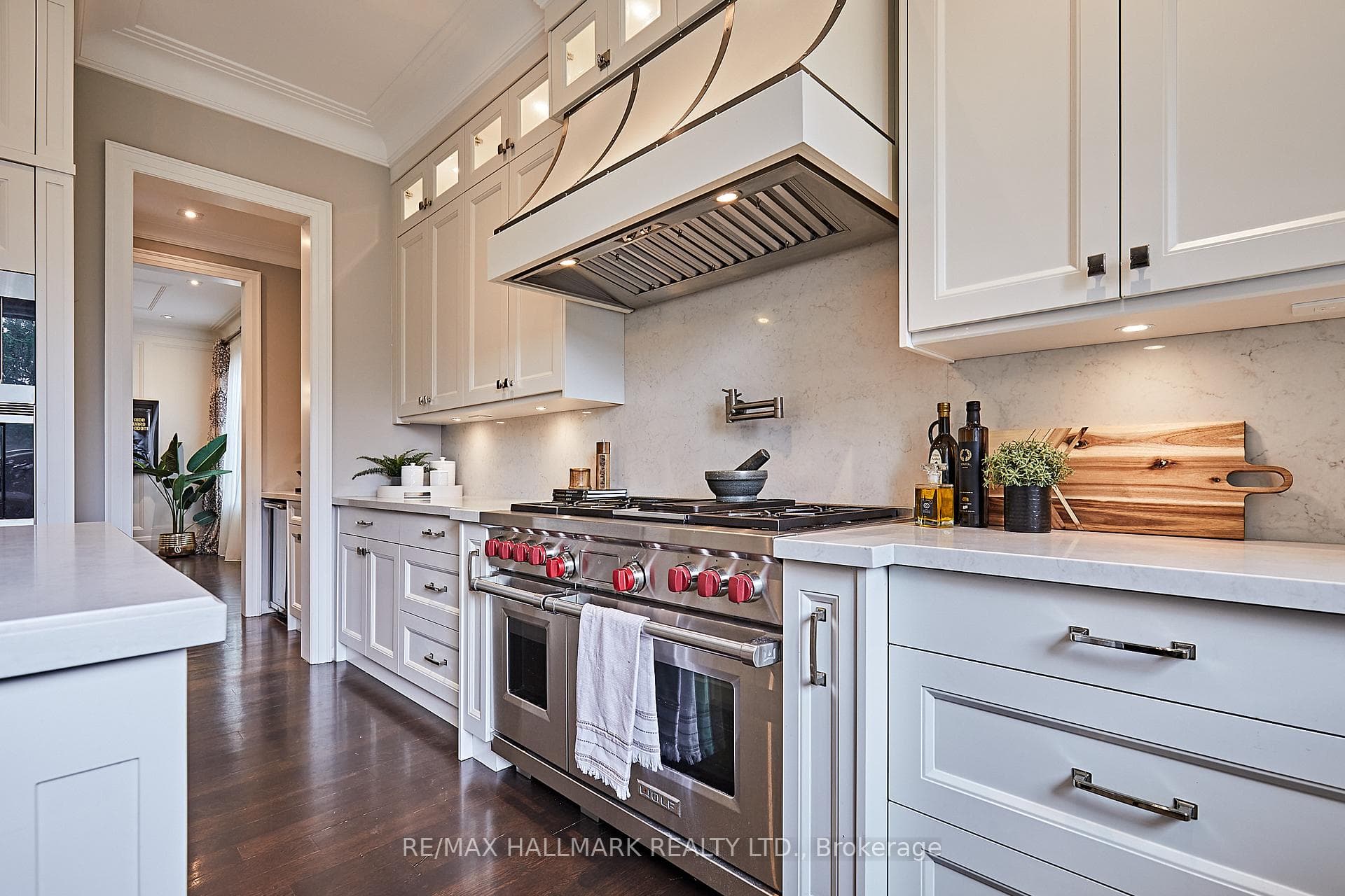 75 Lorraine Drive photo 8