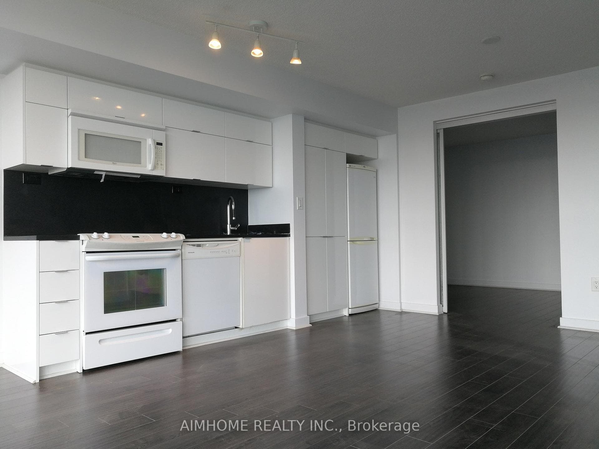 151 Dan Leckie Way Unit 1601 photo 9