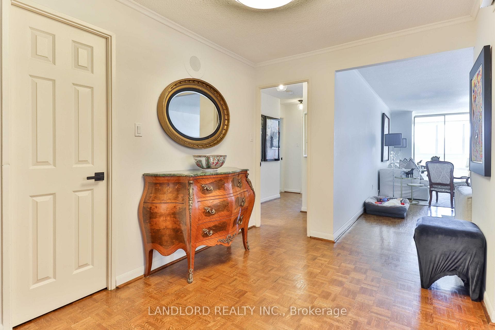 278 Bloor Street Unit 1801 photo 7