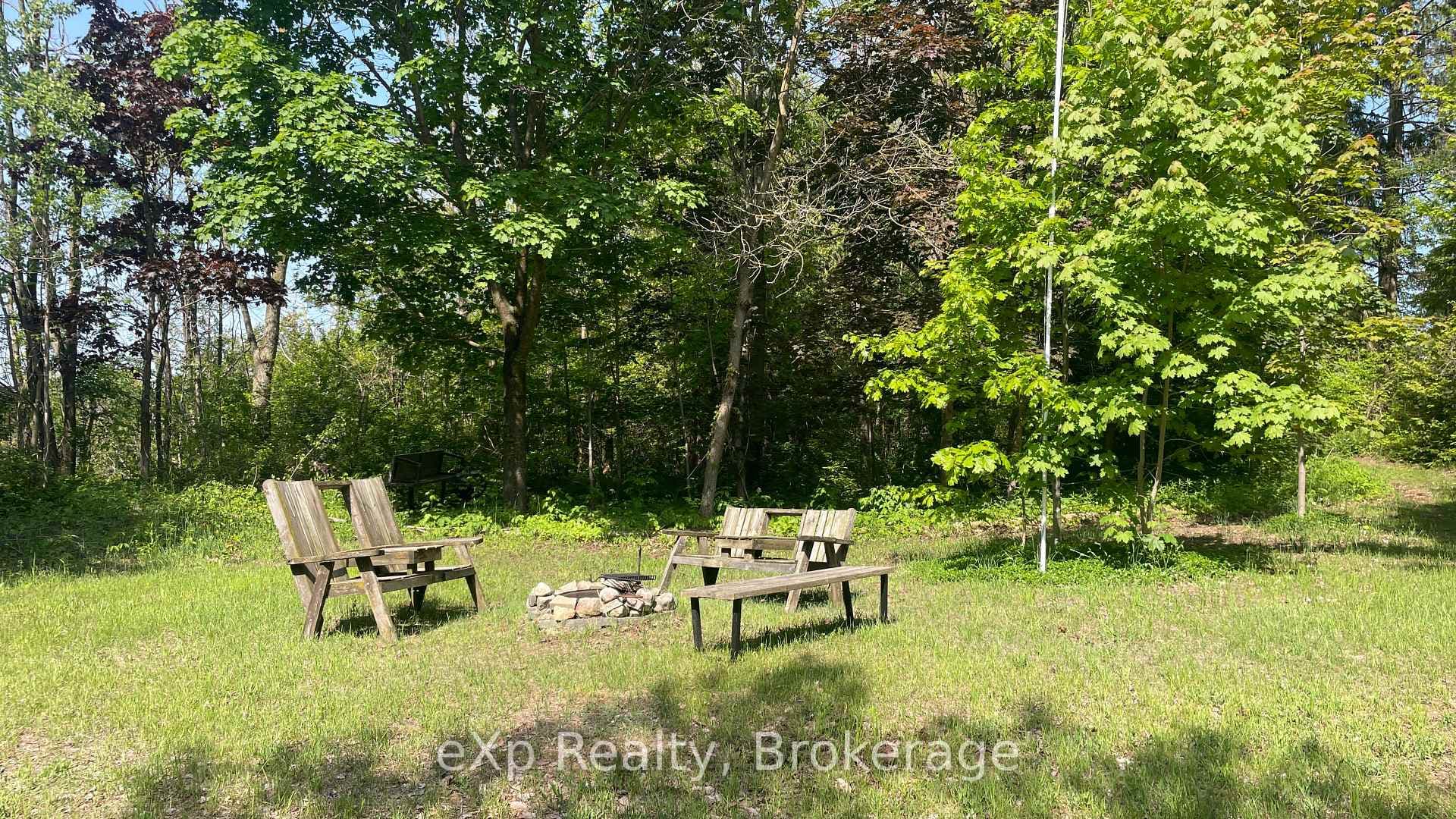 45 7th Avenue photo 10