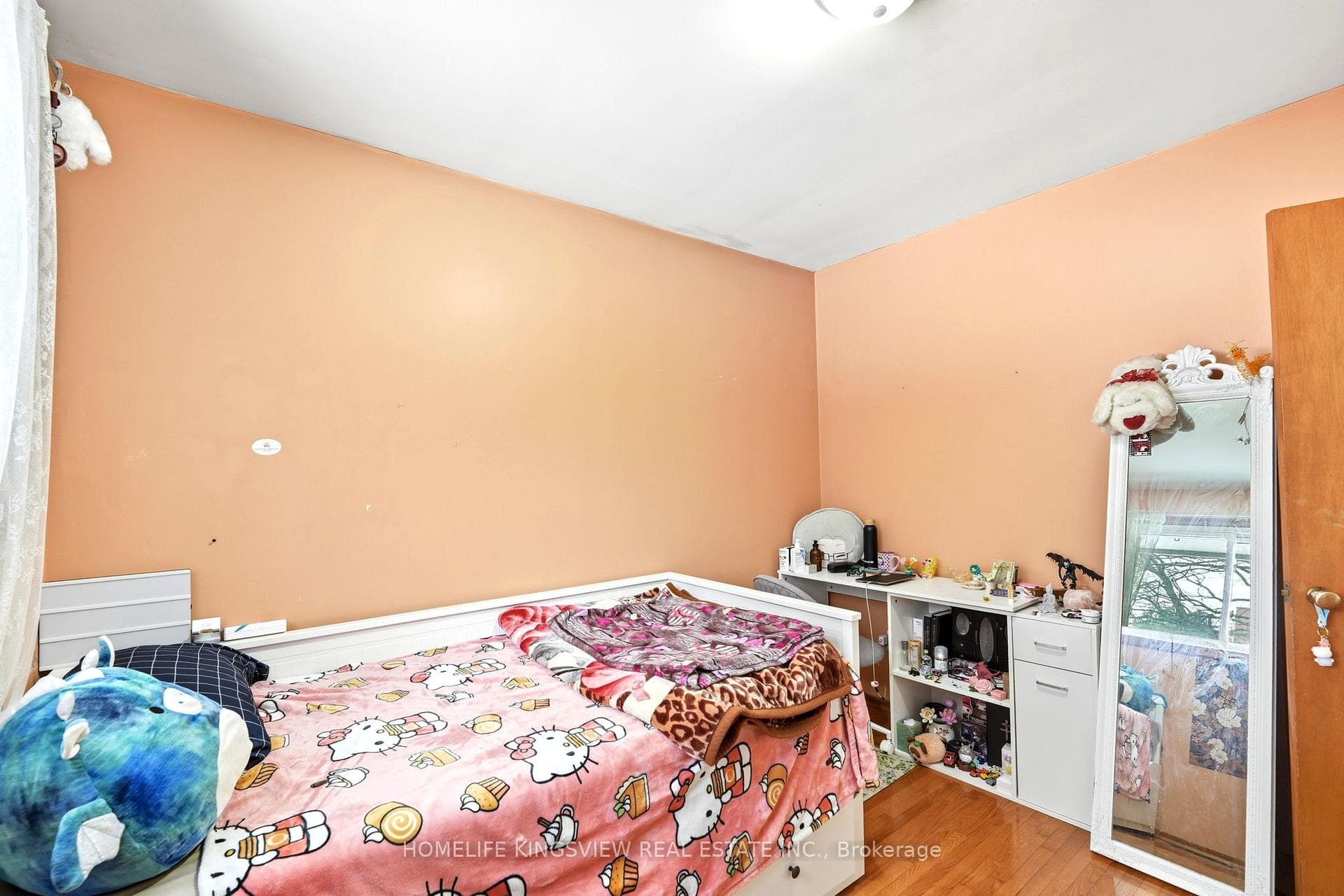 656 Athol Street photo 22