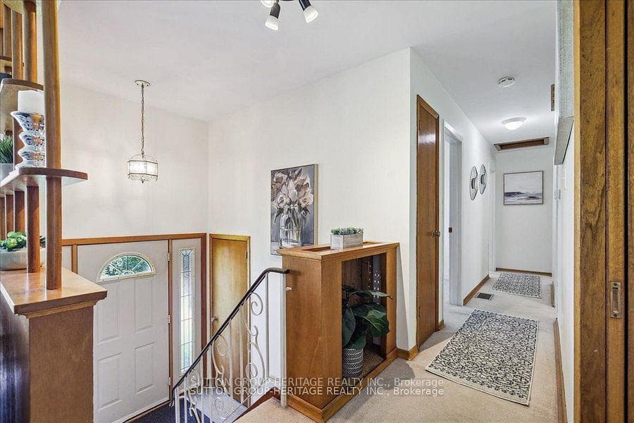 977 Nicholl's Boulevard photo 13