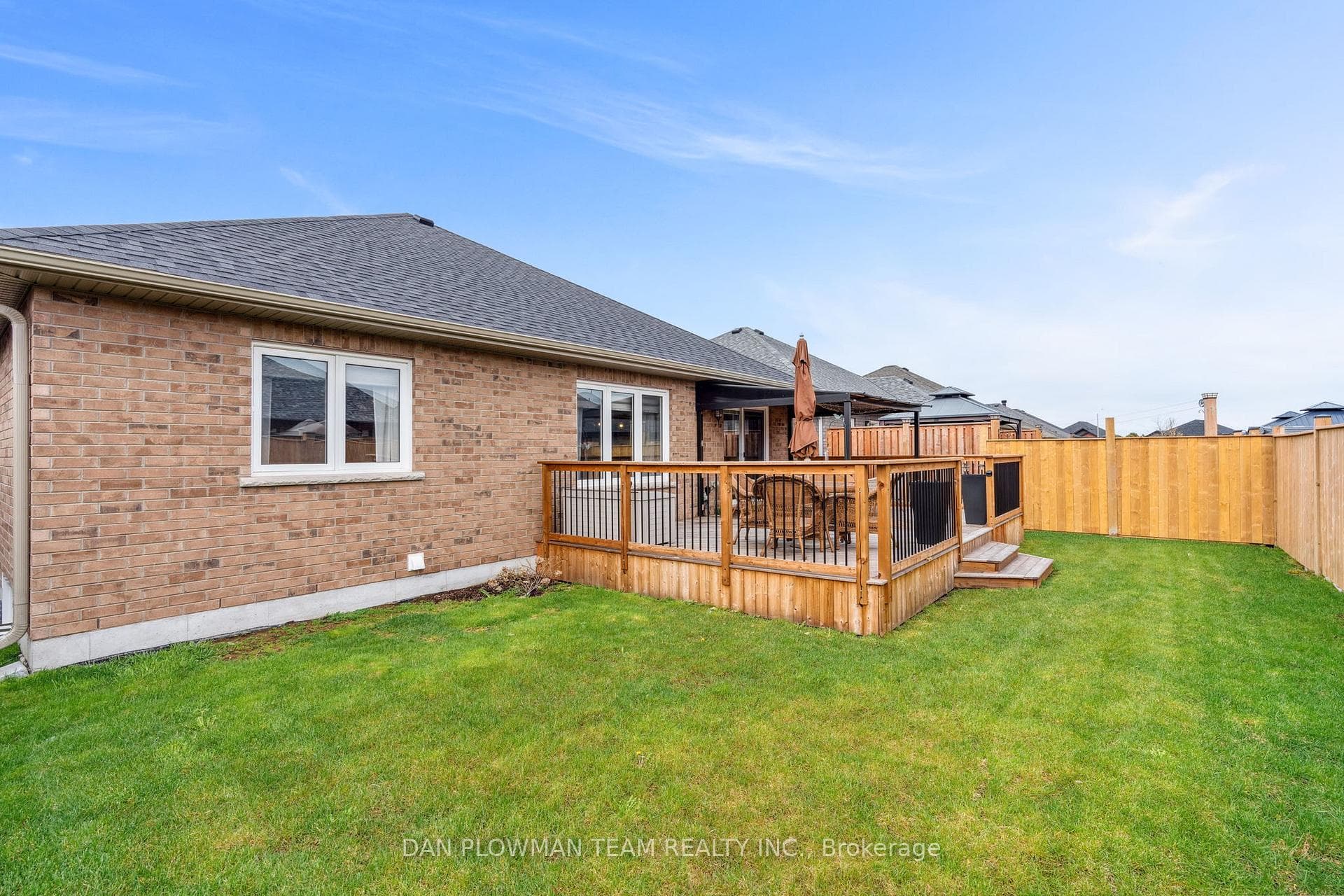 13 Claxton Crescent photo 27