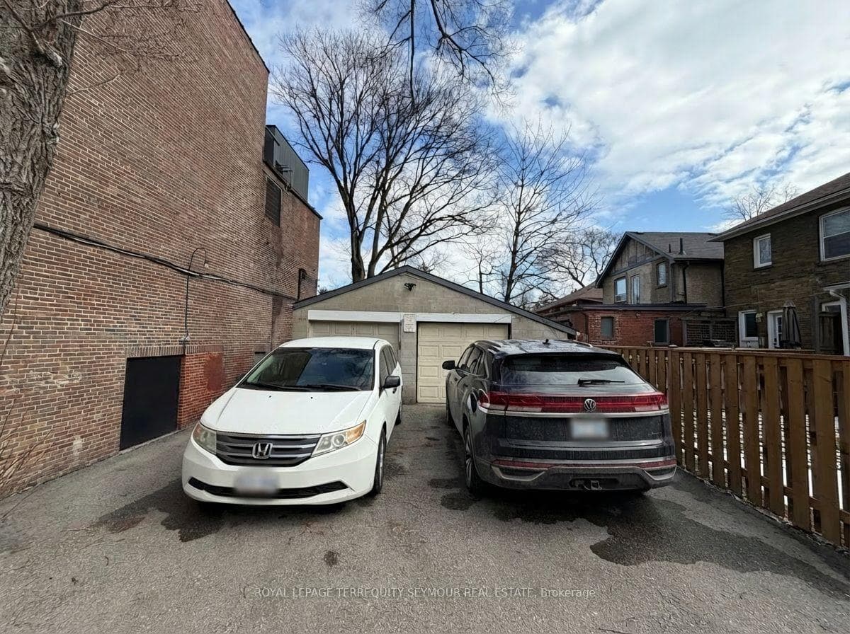 176 Belsize Drive photo 6