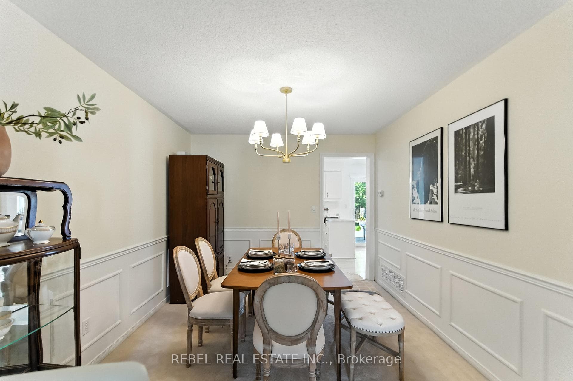 696 Atwood Crescent photo 8