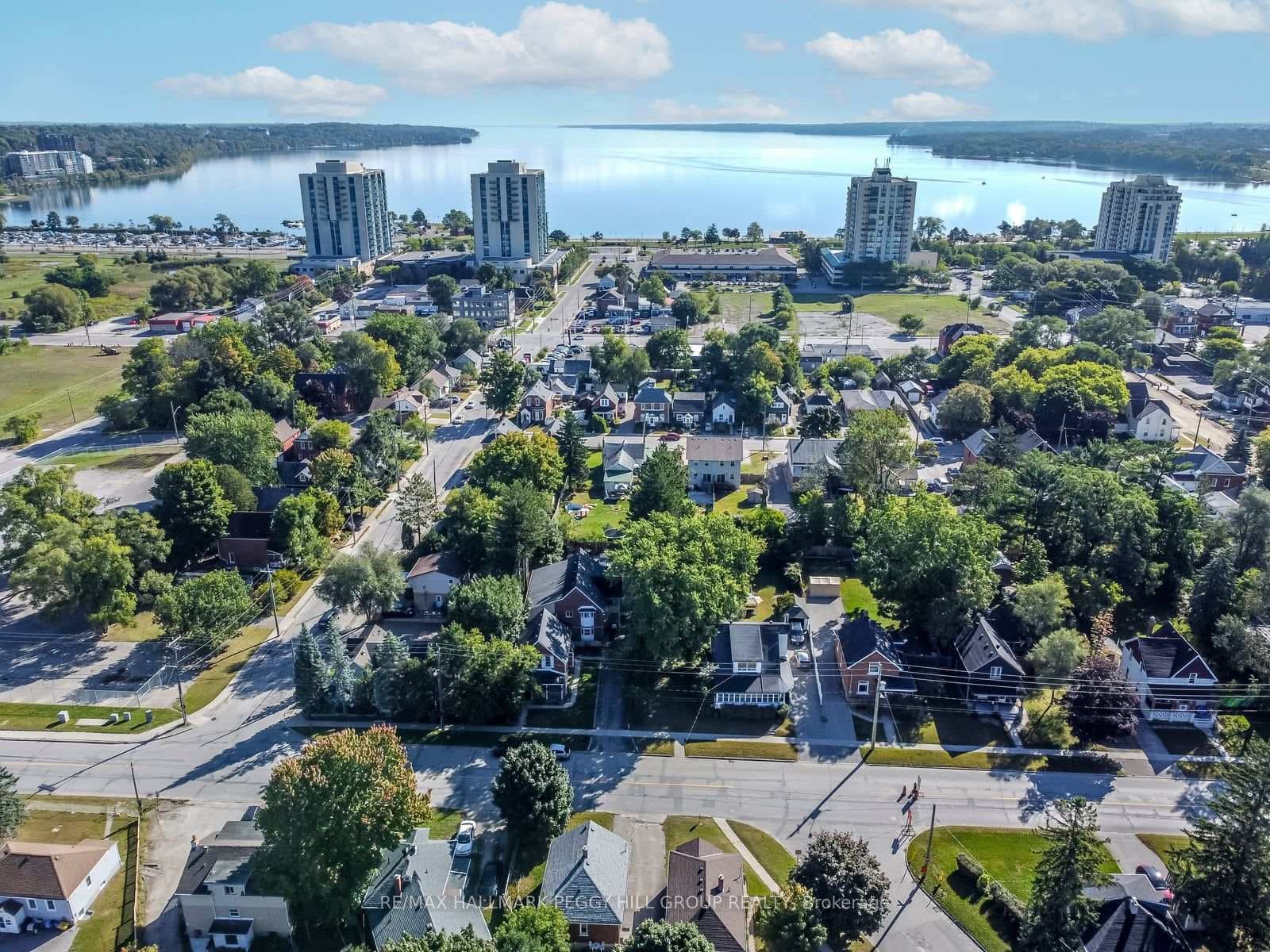 81 Innisfil Street photo 2