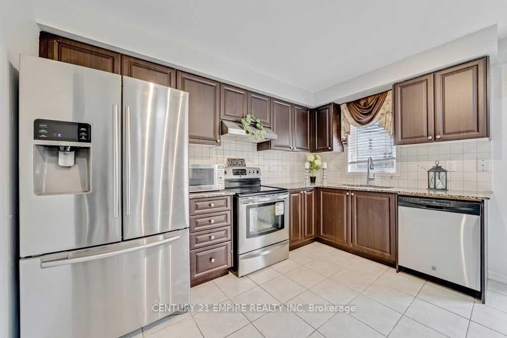 8 Formosa Avenue photo 13