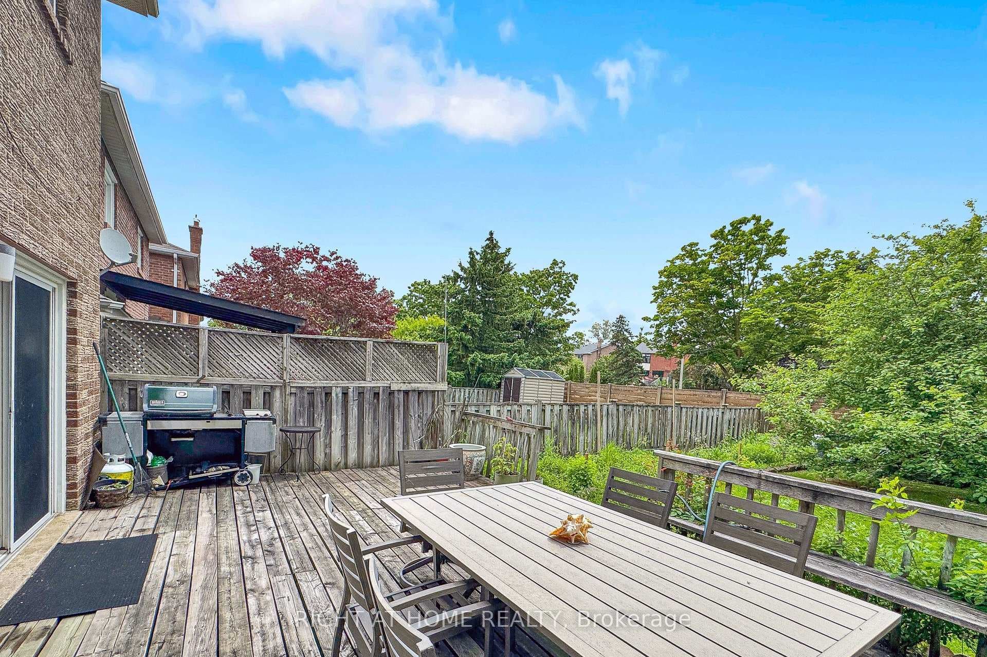 103 Heatherton Way photo 48