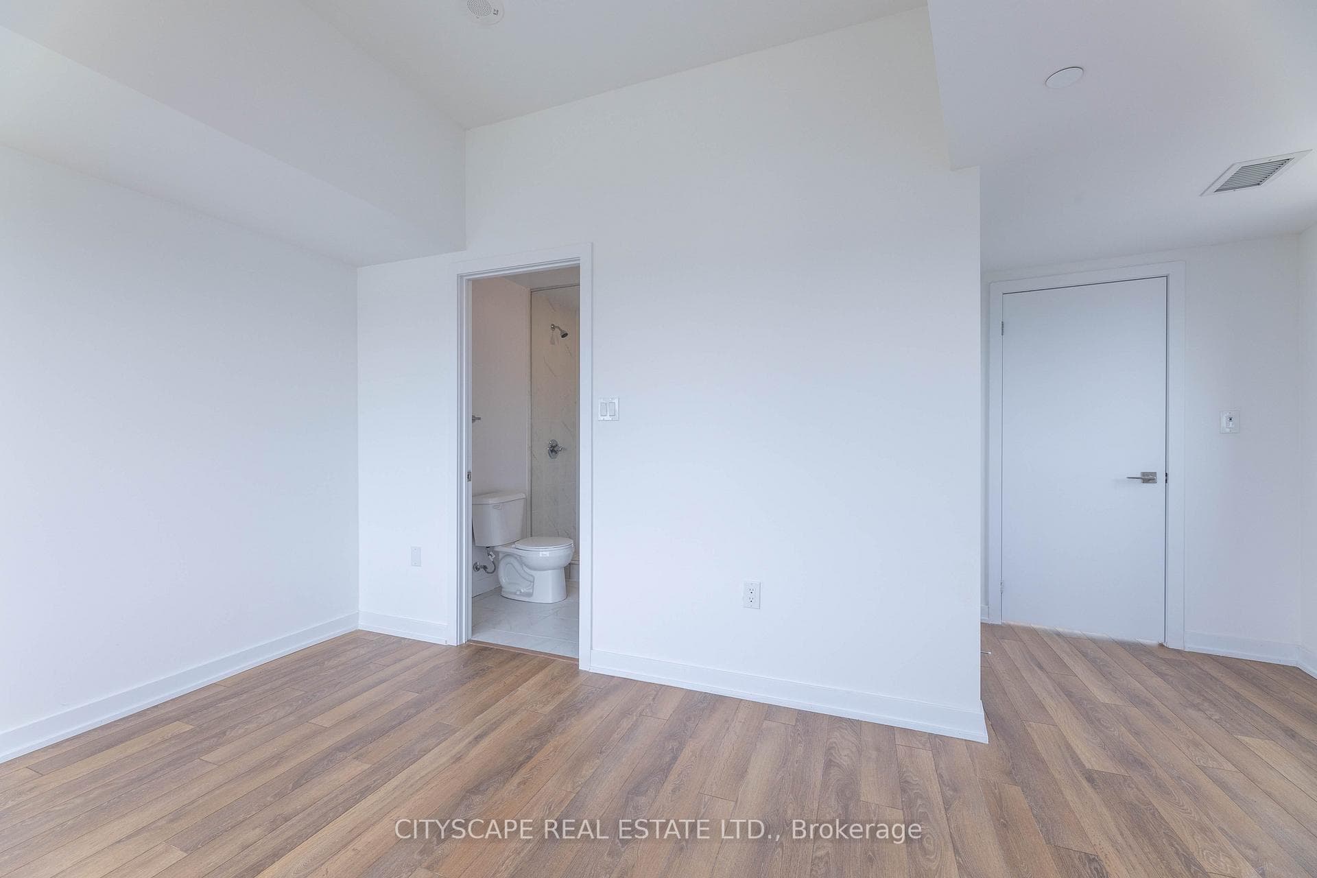2433 Dufferin Street Unit 509 photo 25