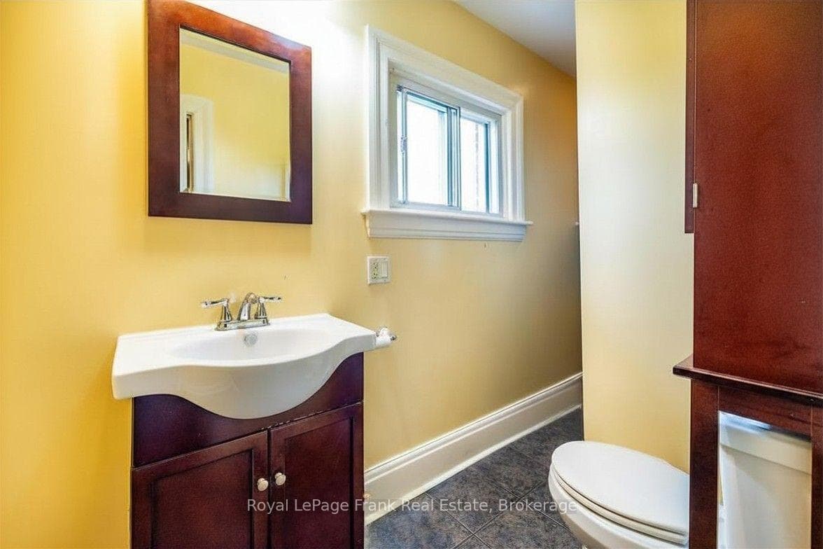 4Pc Upper Bathroom