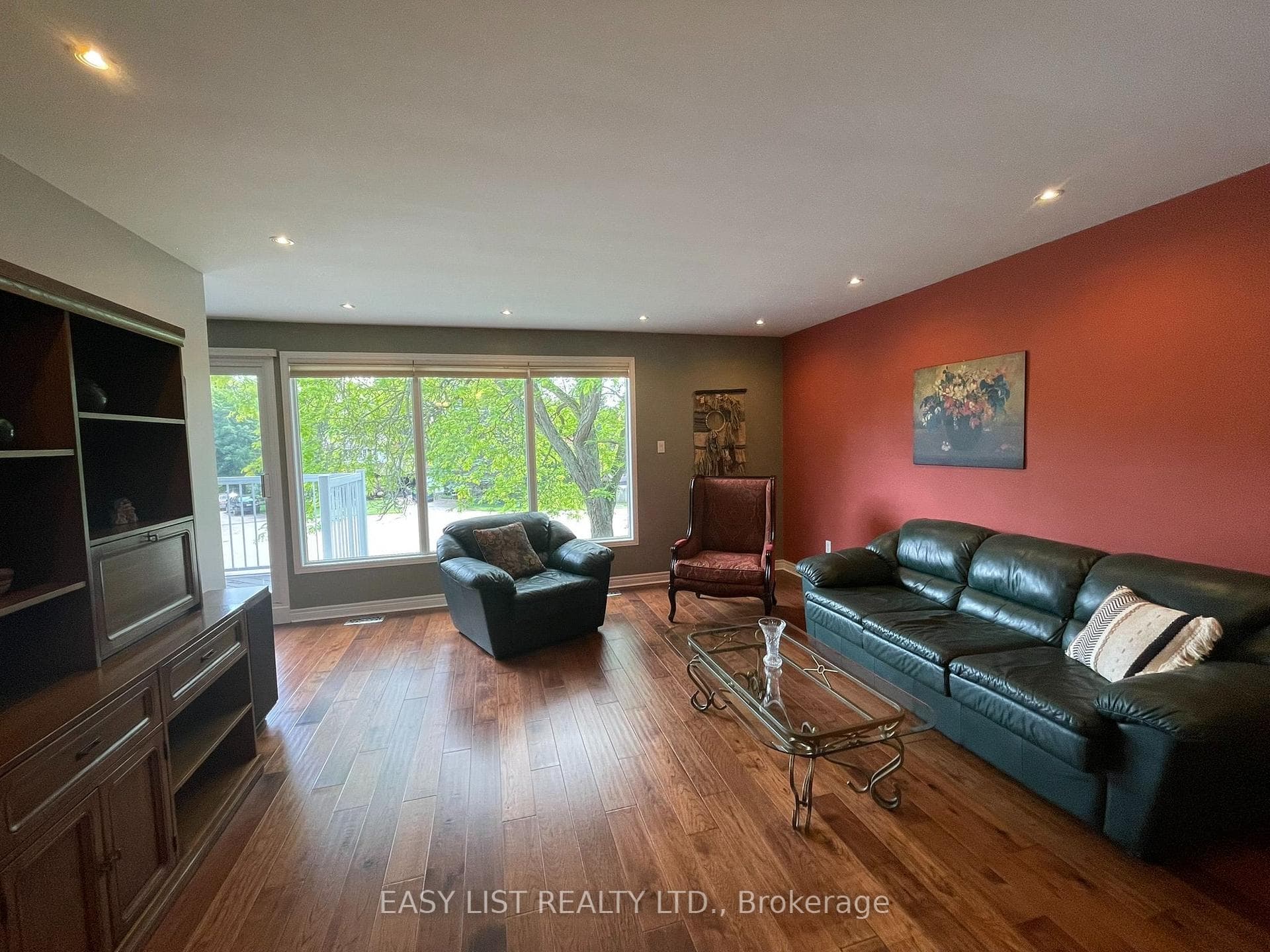 3 Baker Place photo 4