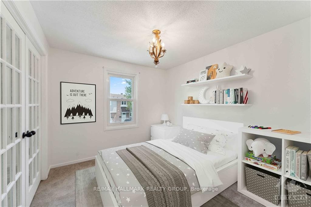 1742 LAMOUREUX Drive Unit A photo 20