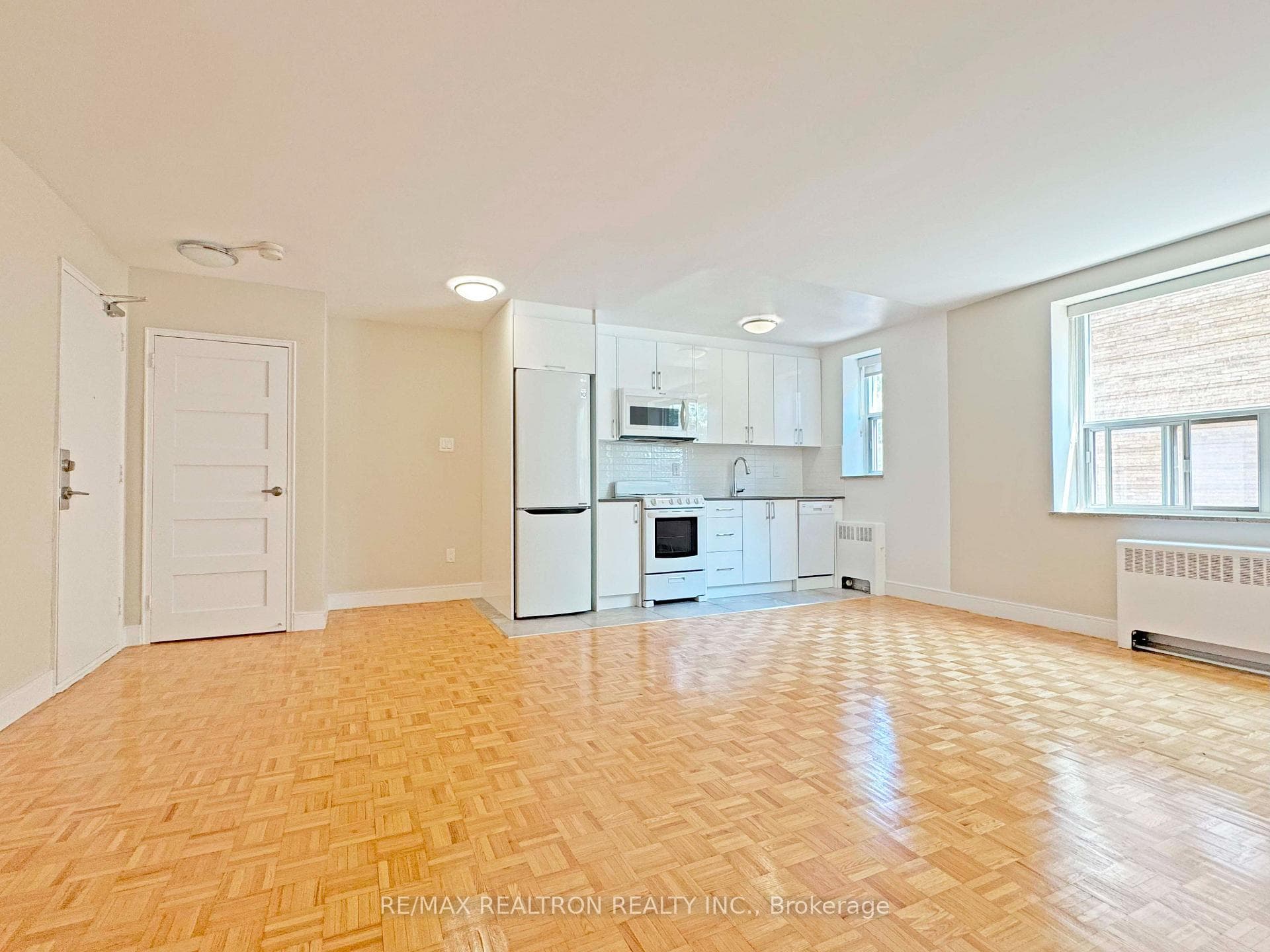 1291 Bayview Avenue Unit 603 photo 2