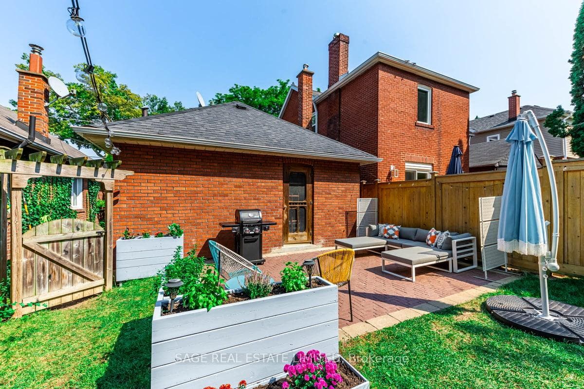 Lovely Garden with Patio