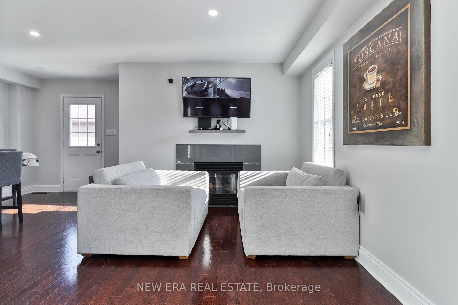 331 Davos Road photo 10