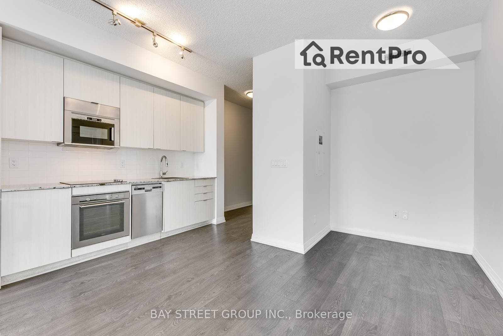 101 Erskine Avenue Unit 2813 photo 12