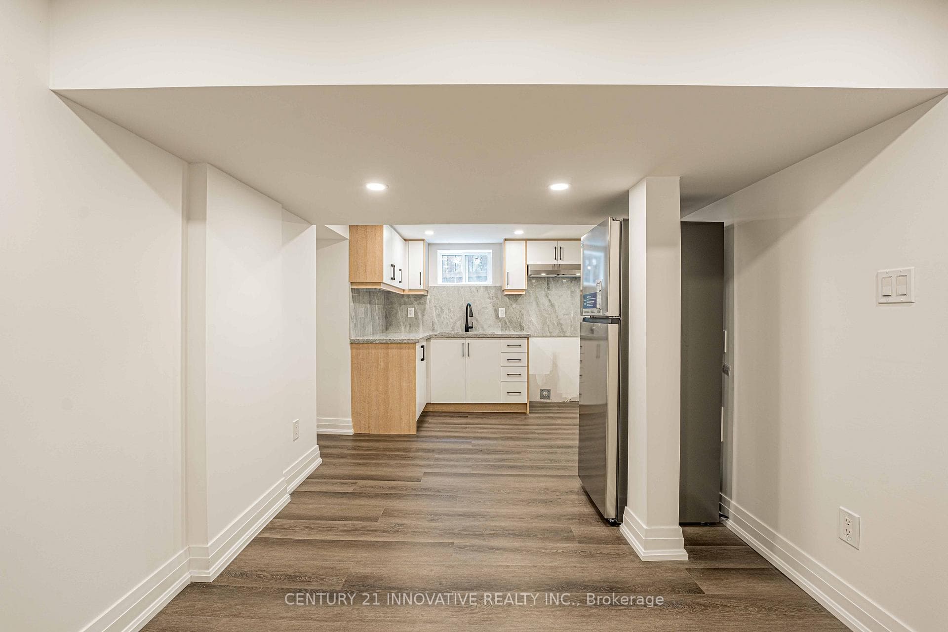 110 Canlish Road photo 28