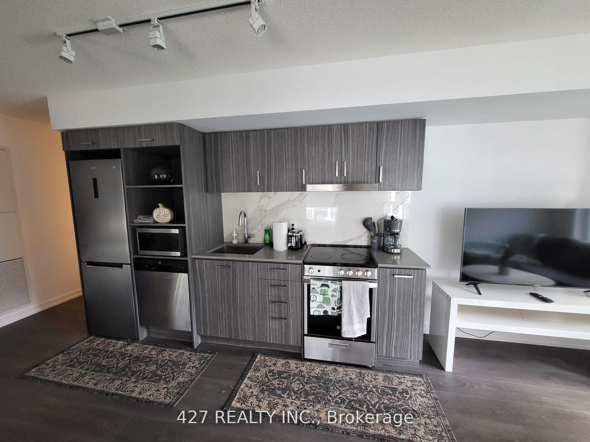 219 Dundas Street Unit 707 photo 9