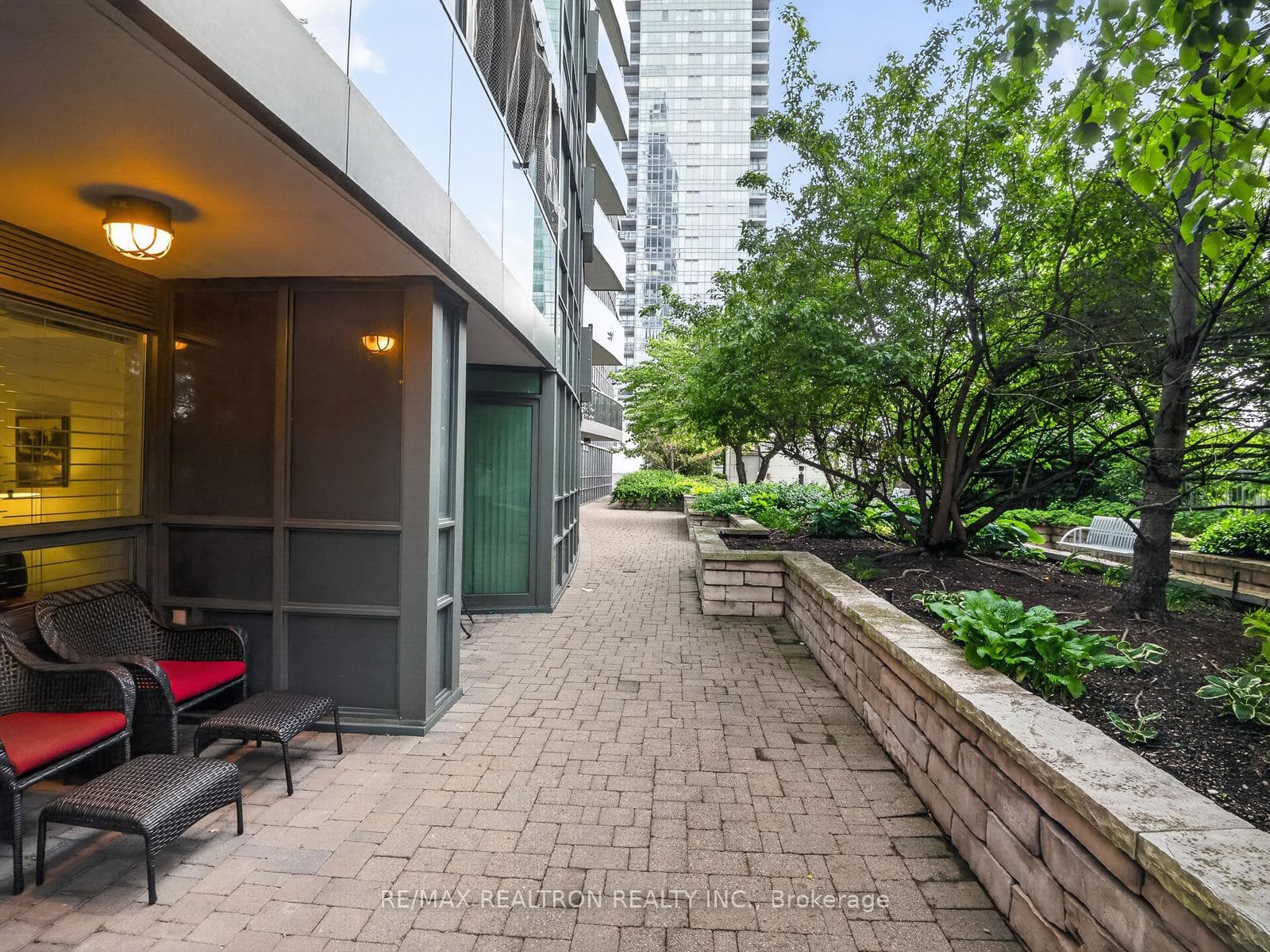 25 Greenview Avenue Unit 317 photo 6