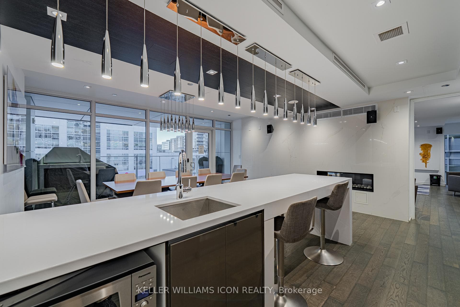 199 Slater Street Unit 2015 photo 38