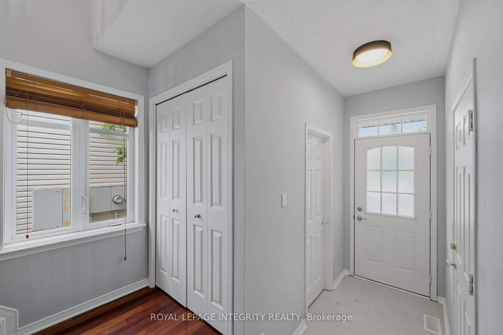 160 DEERCROFT Avenue photo 3