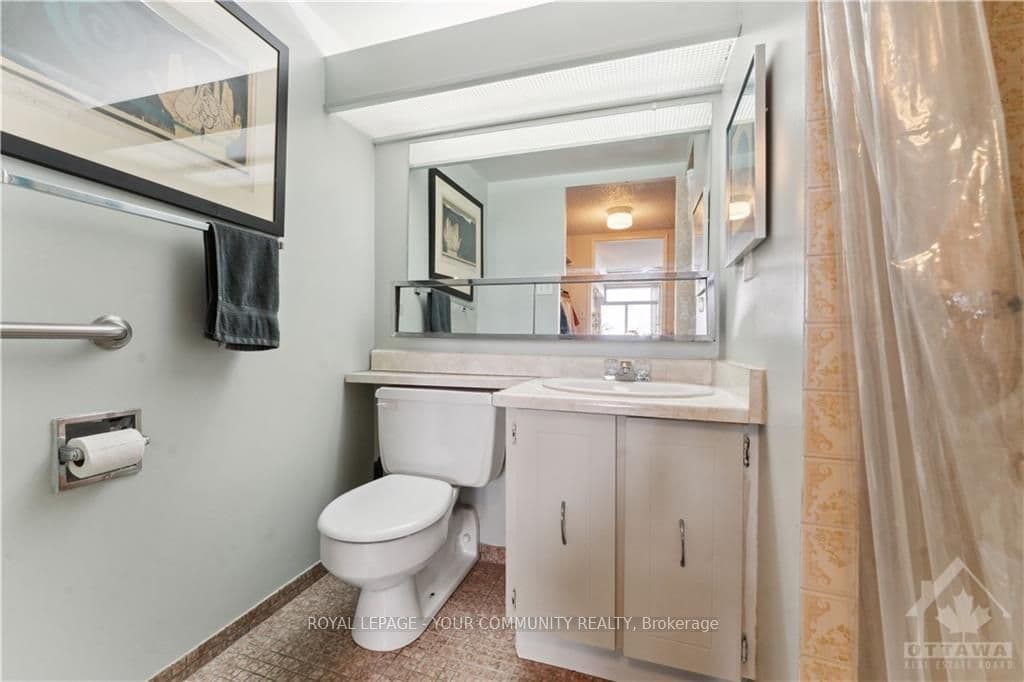 530 LAURIER Avenue Unit 1901 photo 12