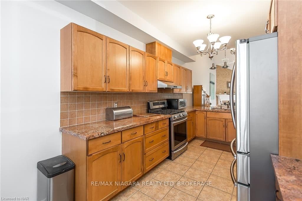 22 CONRAD Place photo 15