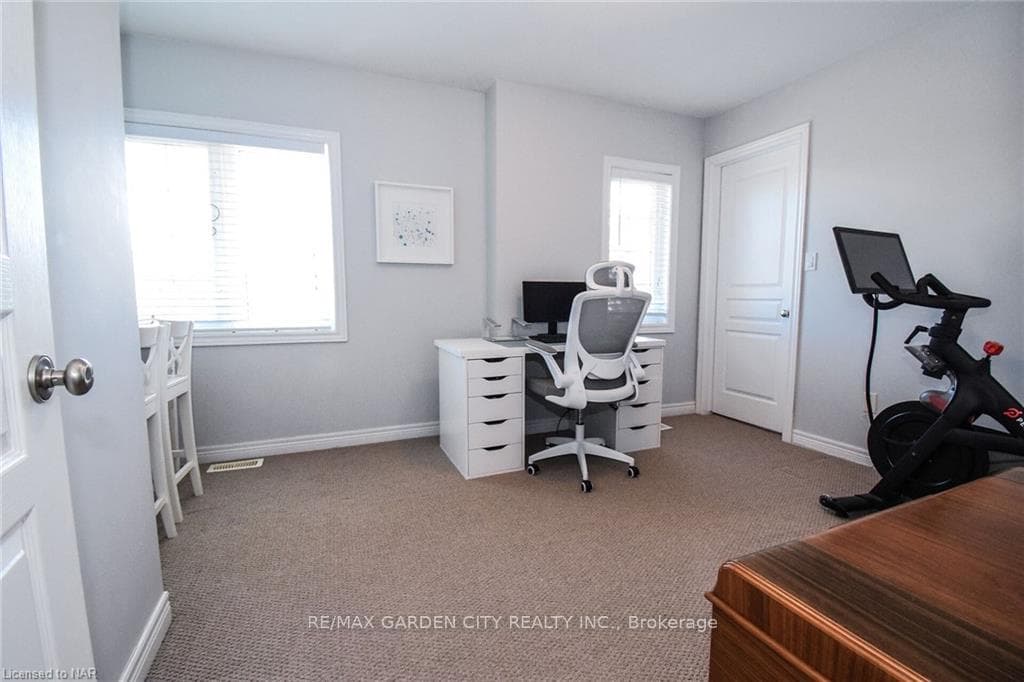 19 Flynn Court photo 31