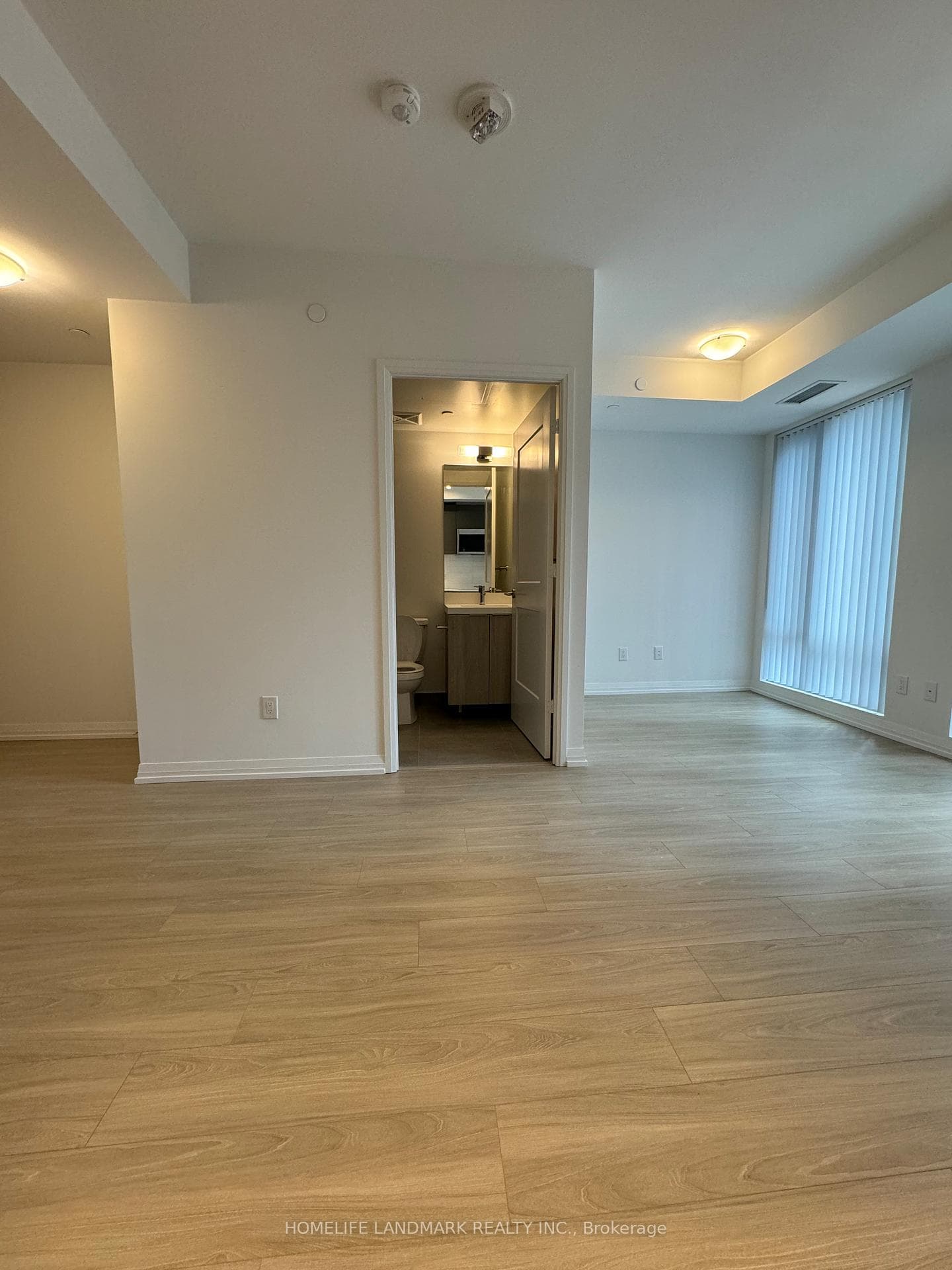 8 Widmer Street Unit 1007 photo 6