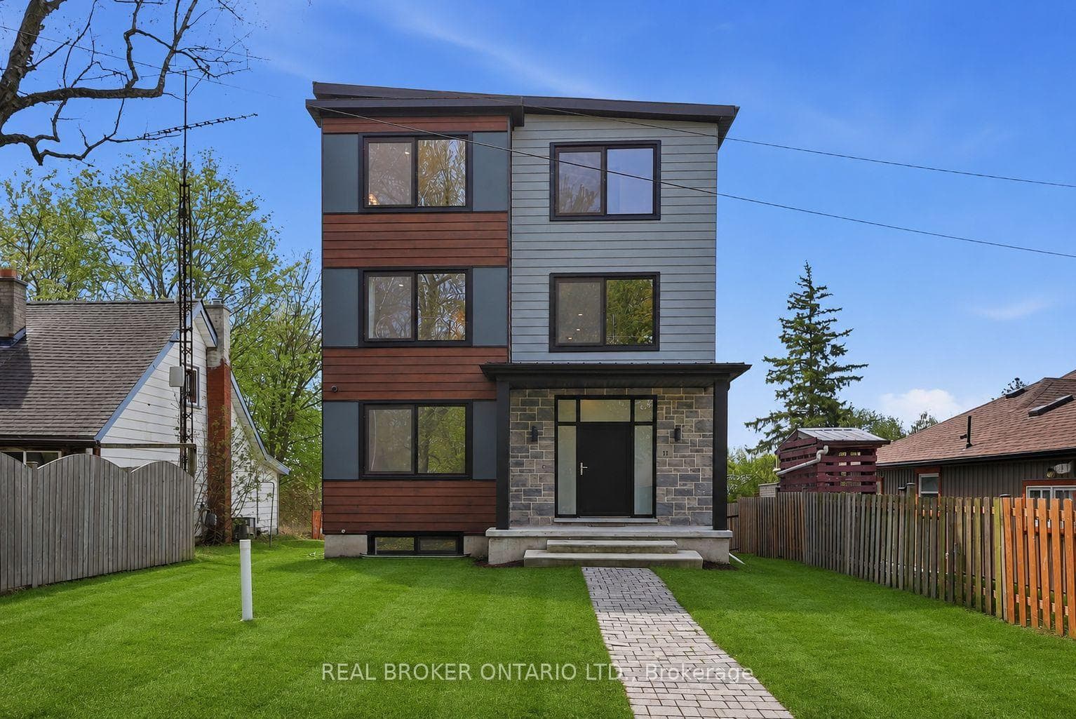 17 Maple Trail photo 7