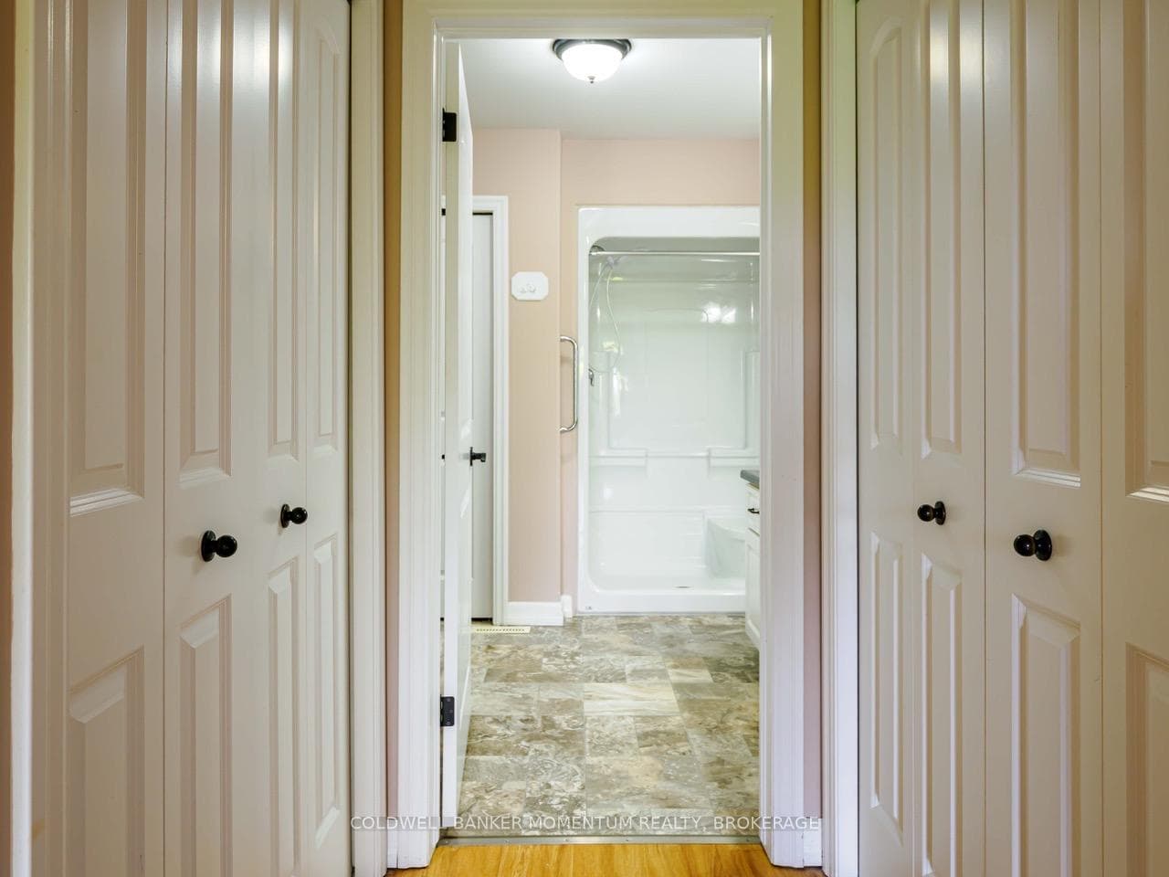 409 Queen Street Unit 8 photo 12